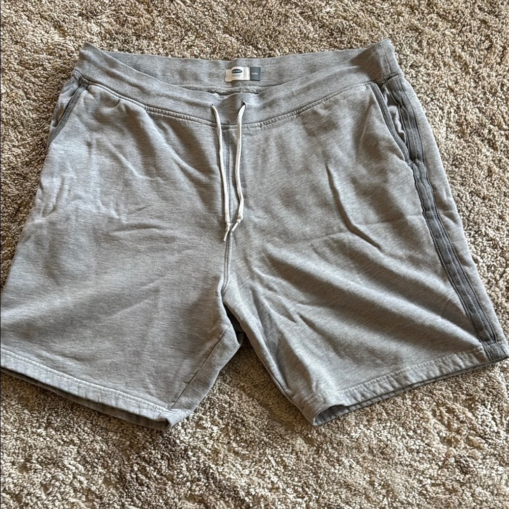 🍍OLD NAVY ACTIVE SHORTS 🍍-GRAY-POCKETS-DRAWSTRING 🍍SZ XL🍍8” inseam🍍